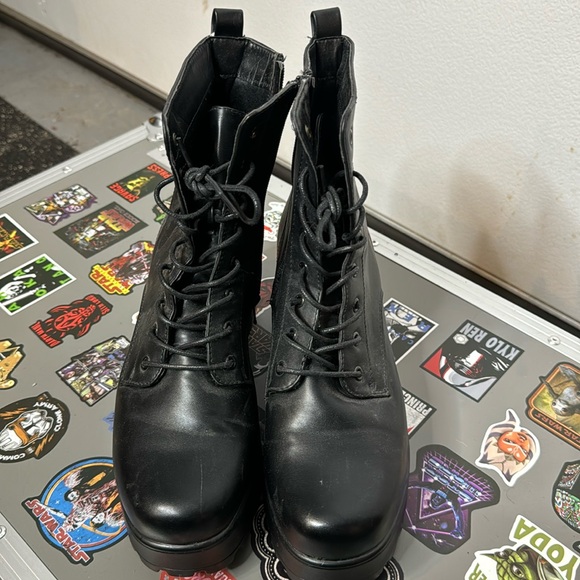Black platform boots - Picture 1 of 5